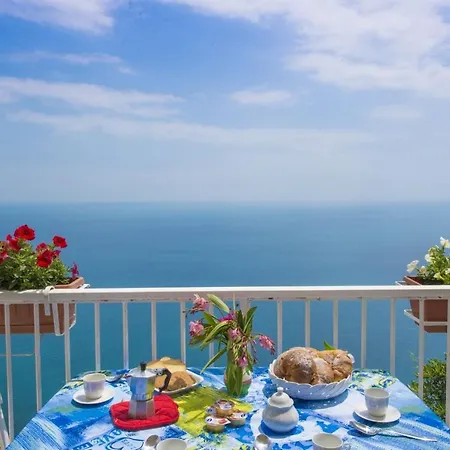 Apartment Sleeps 4 Wifi Conca dei Marini